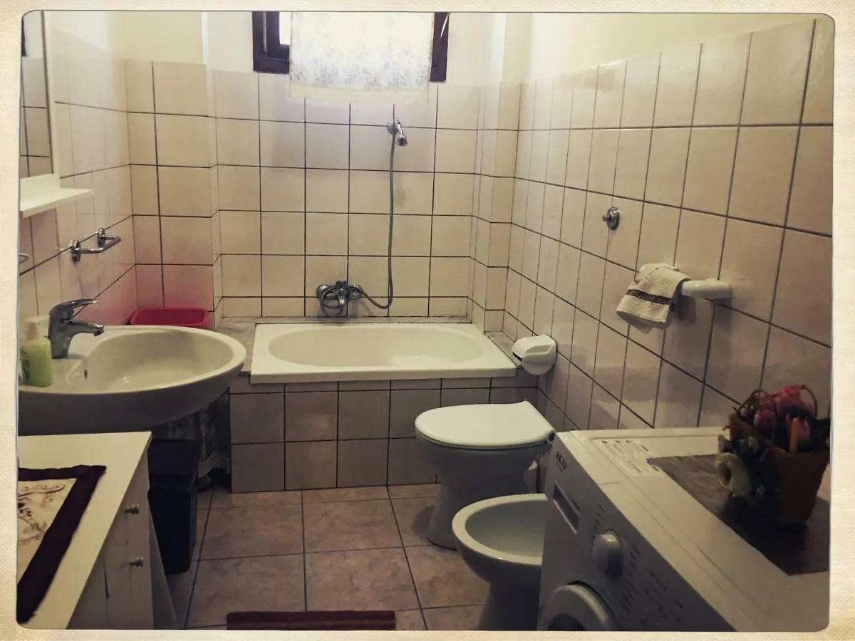 The Hive Guest House إيغليزياس إيطاليا